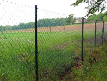 Montáž čtyřhranného zeleného pletiva – Zruč Montáž čtyřhranného zeleného pletiva – Zruč